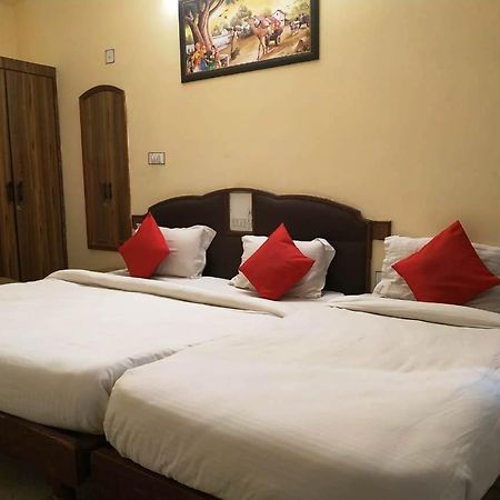 Hotel Vinayakam Udaipur Bagian luar foto