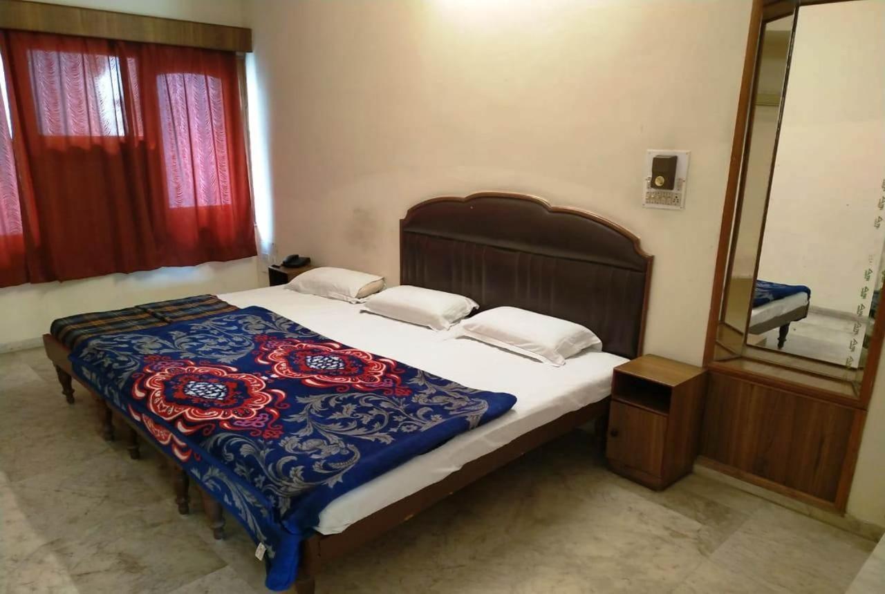 Hotel Vinayakam Udaipur Bagian luar foto