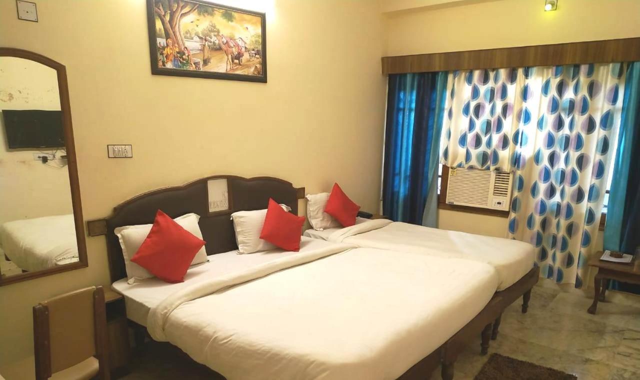 Hotel Vinayakam Udaipur Bagian luar foto