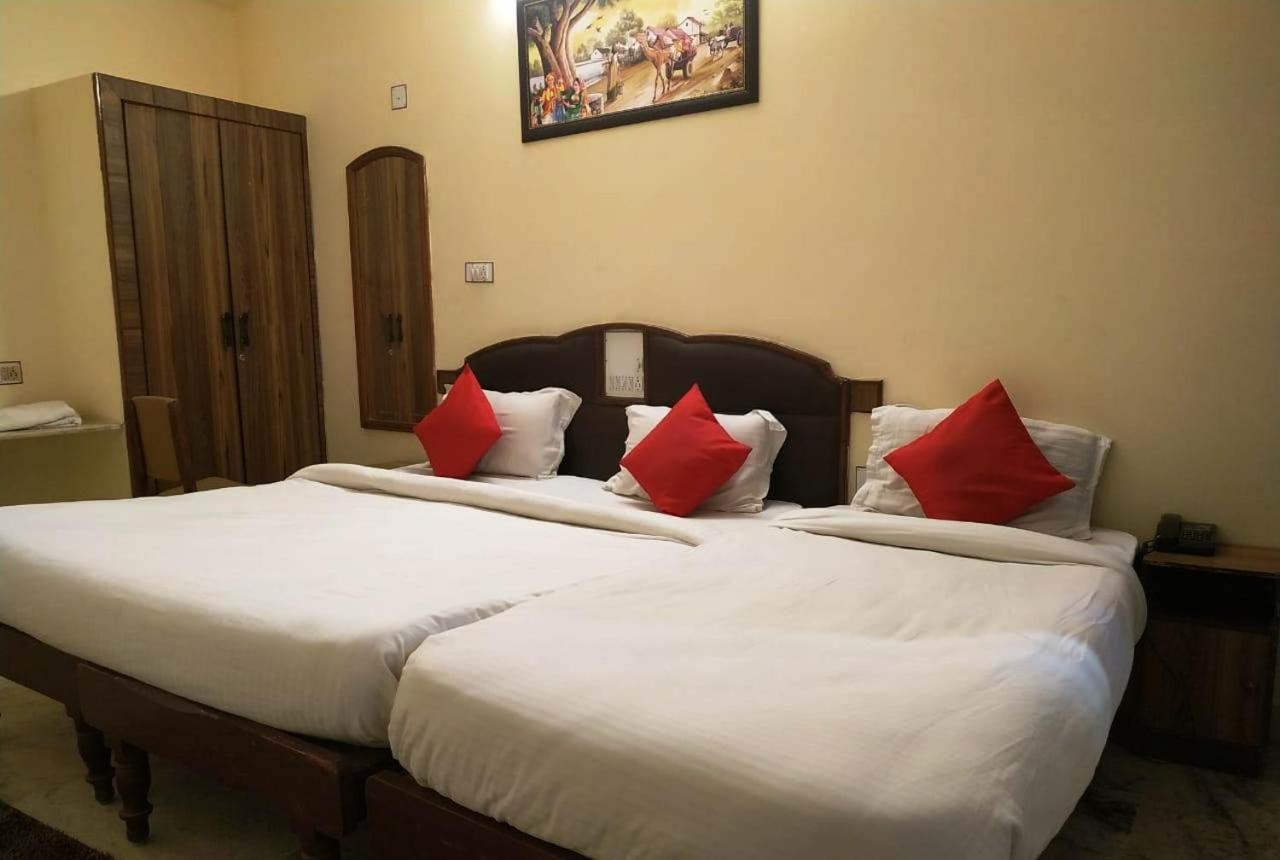 Hotel Vinayakam Udaipur Bagian luar foto
