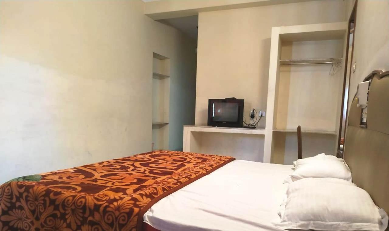 Hotel Vinayakam Udaipur Bagian luar foto