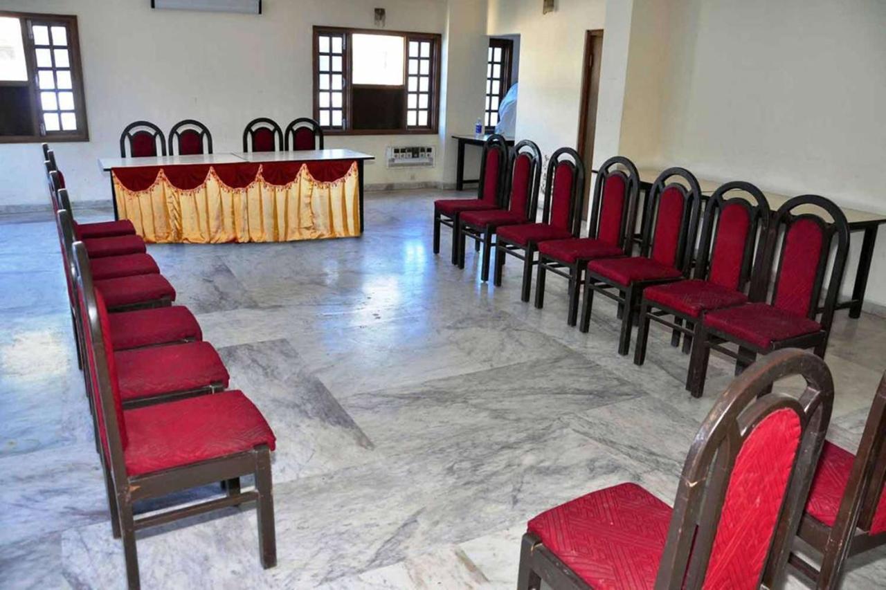Hotel Vinayakam Udaipur Bagian luar foto
