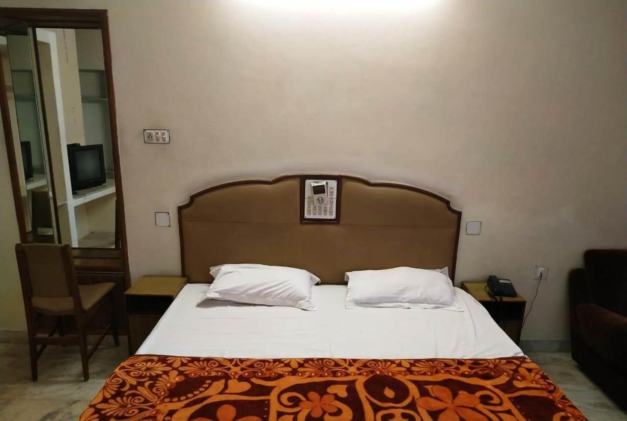 Hotel Vinayakam Udaipur Bagian luar foto