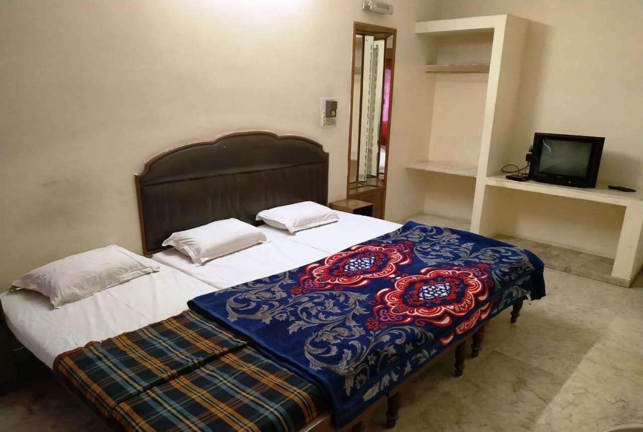 Hotel Vinayakam Udaipur Bagian luar foto