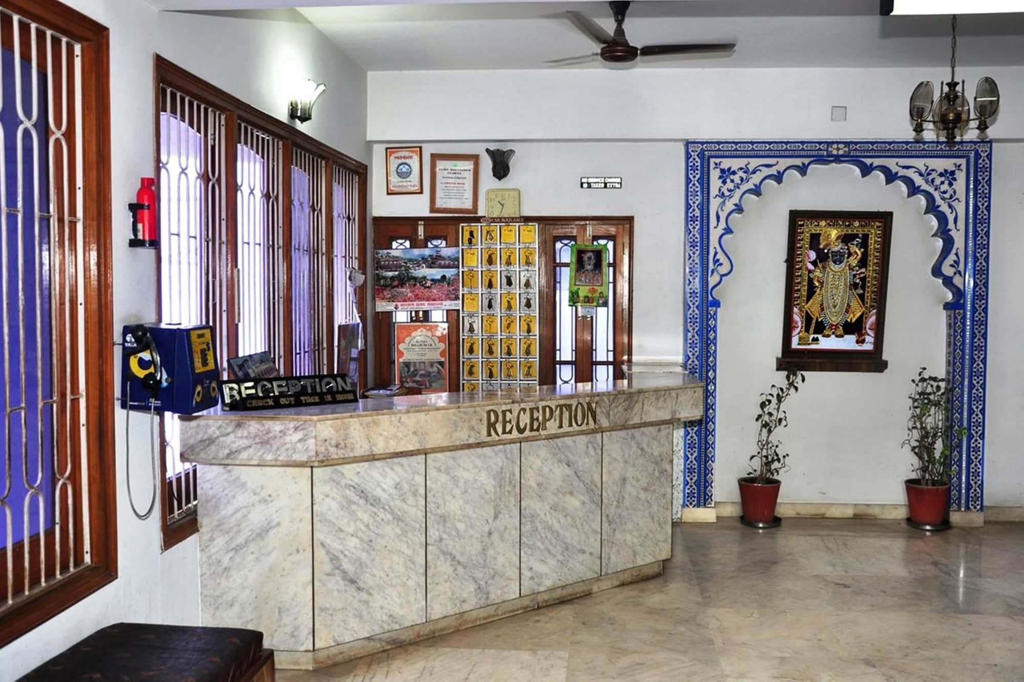 Hotel Vinayakam Udaipur Bagian luar foto